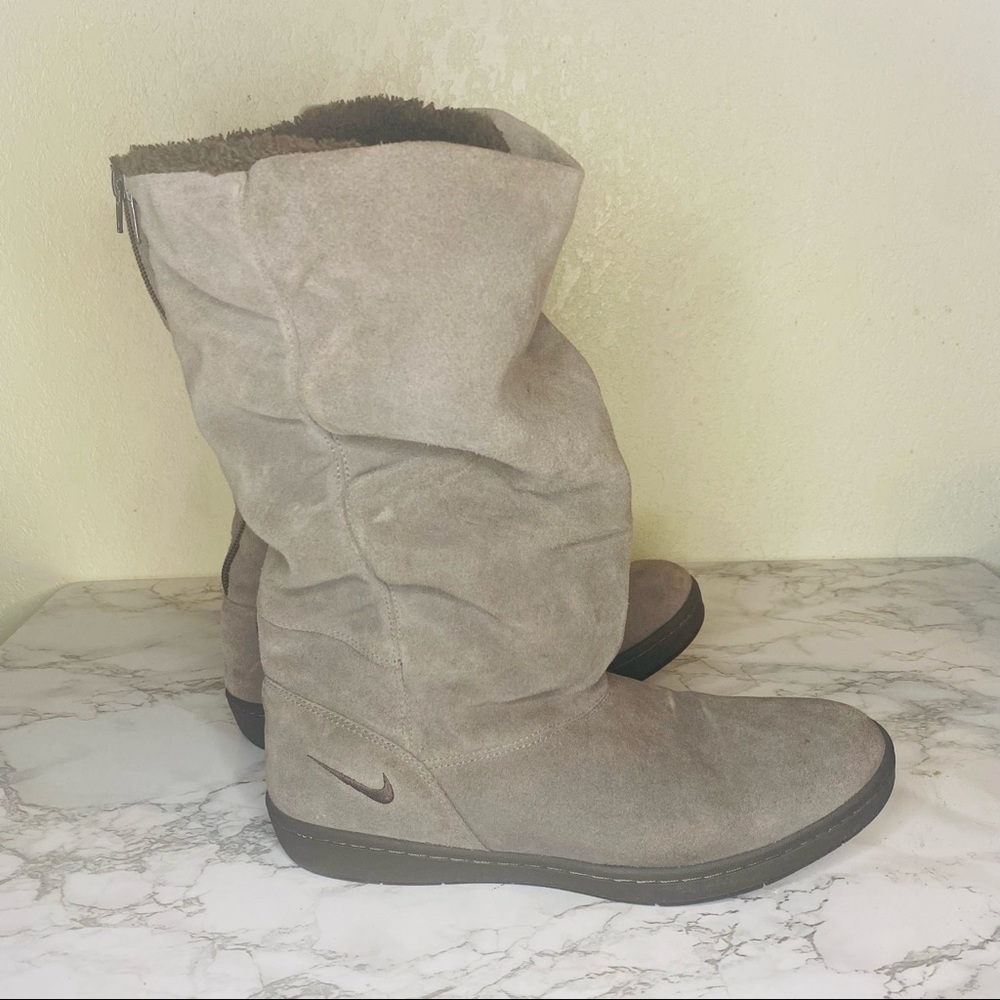 Nike weatherproof boots